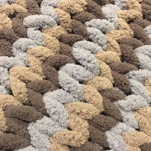 Meet your Posher, Julia